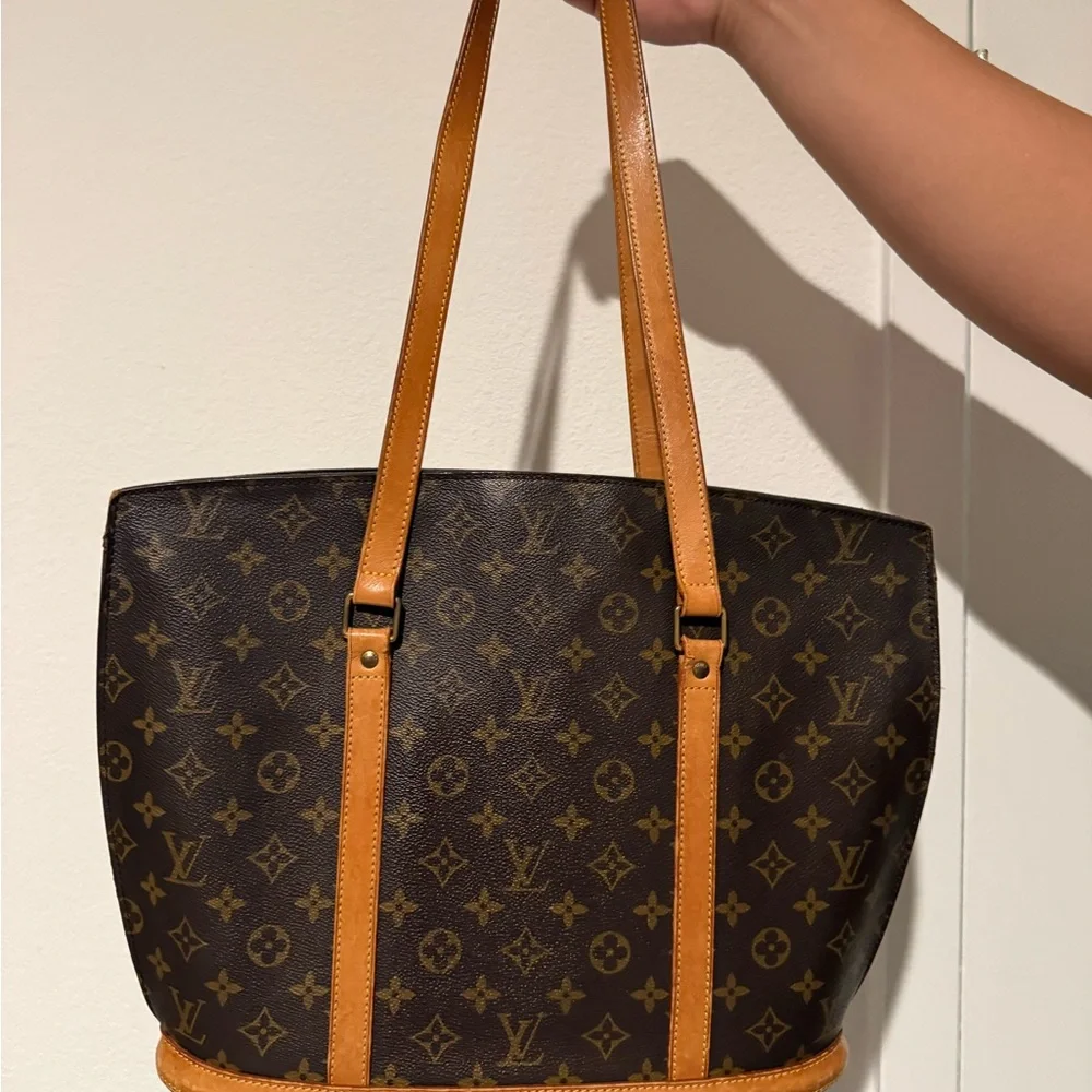 Louis Vuitton Monogram Canvas Tote with Tan Straps - Picture 2 of 7
